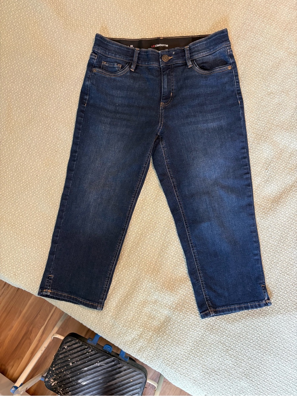 EUC Liz Claiborne Sara Crop, sz 8